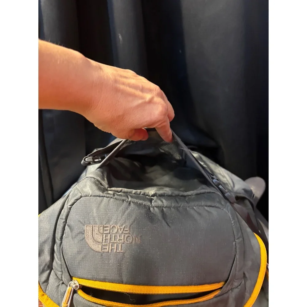 The North Face Recon Backpack Grey Yellow FlexVent Laptop Daypack Hiking Bag